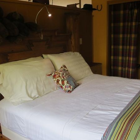 Zenyard Guest House Phoenix Extérieur photo