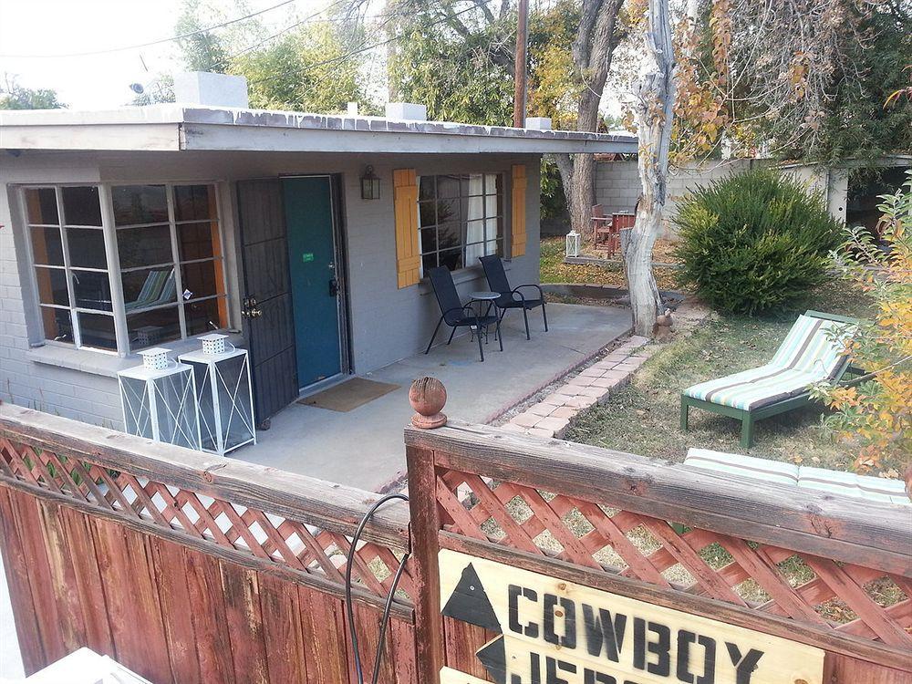 Zenyard Guest House Phoenix Extérieur photo