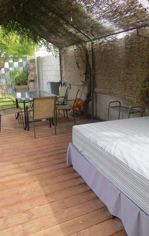 Zenyard Guest House Phoenix Extérieur photo